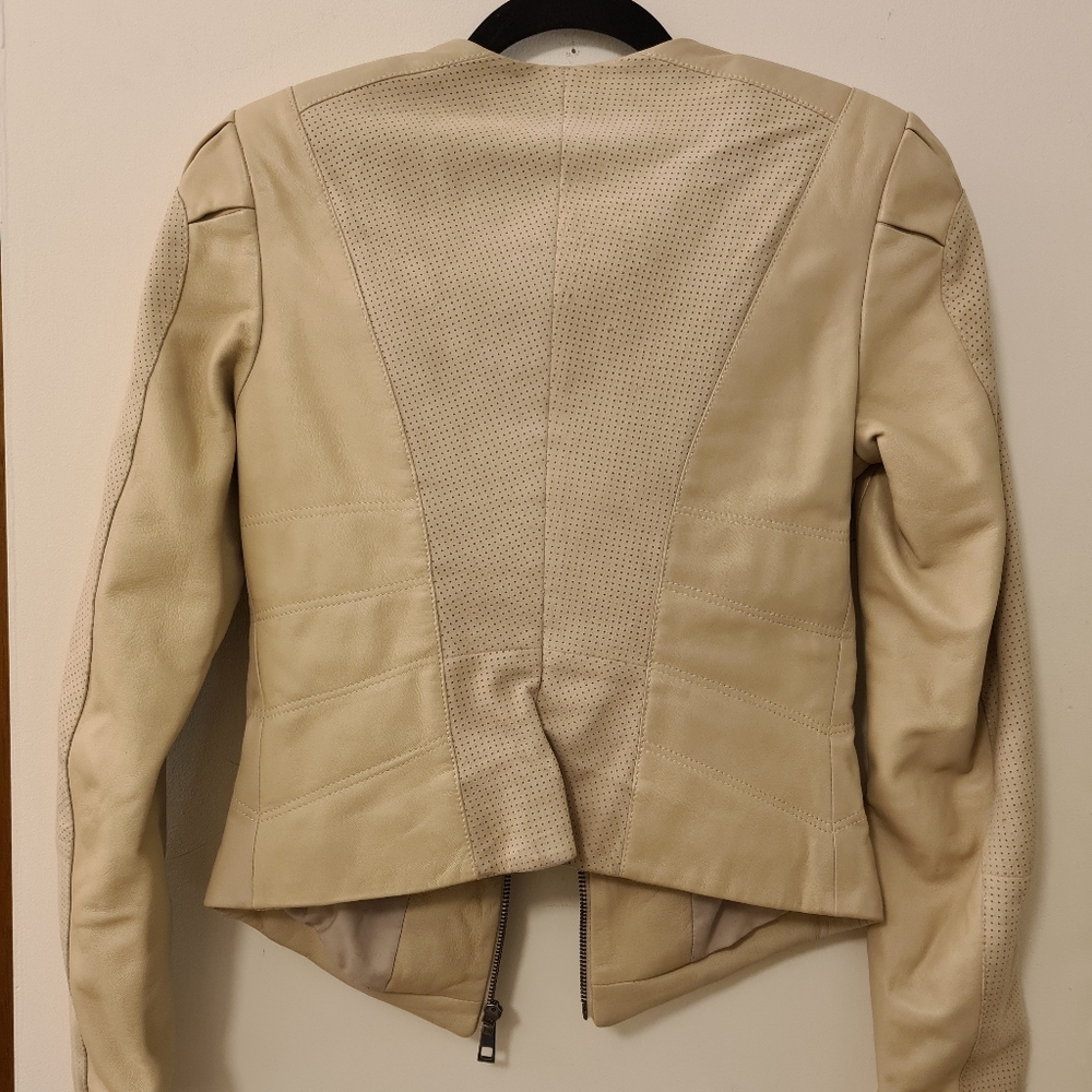 Leather ruffle jacket - Picture 2 of 9